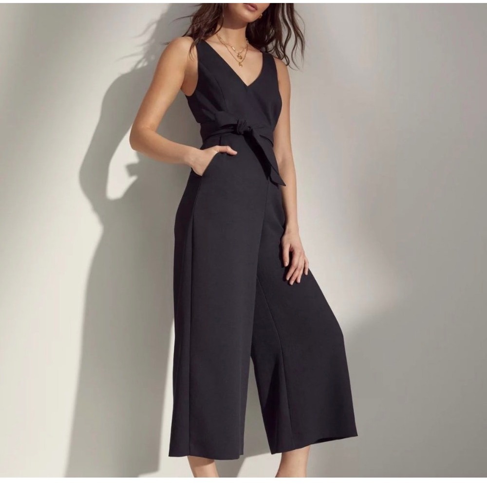 Wilfred Aritzia Black Écoulement V-neck Tie Waist Wide Leg‎ Jumpsuit Size 00